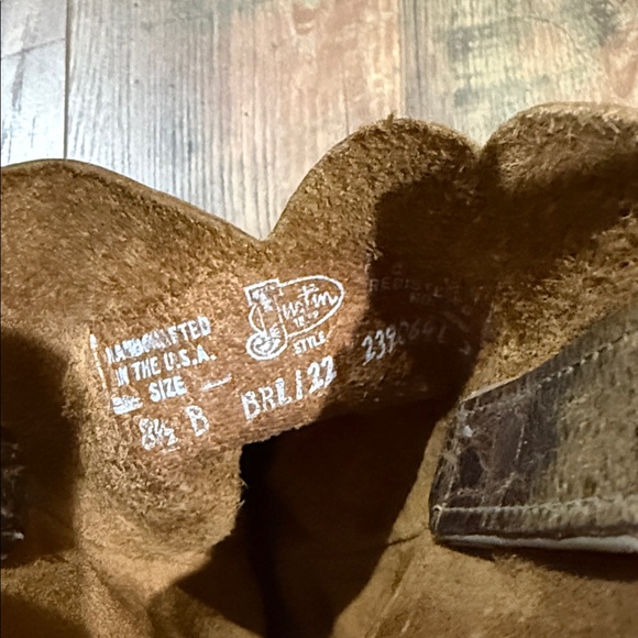 Justin Boots Square Toed Distressed Brown Cowboy Boots - Picture 3 of 3